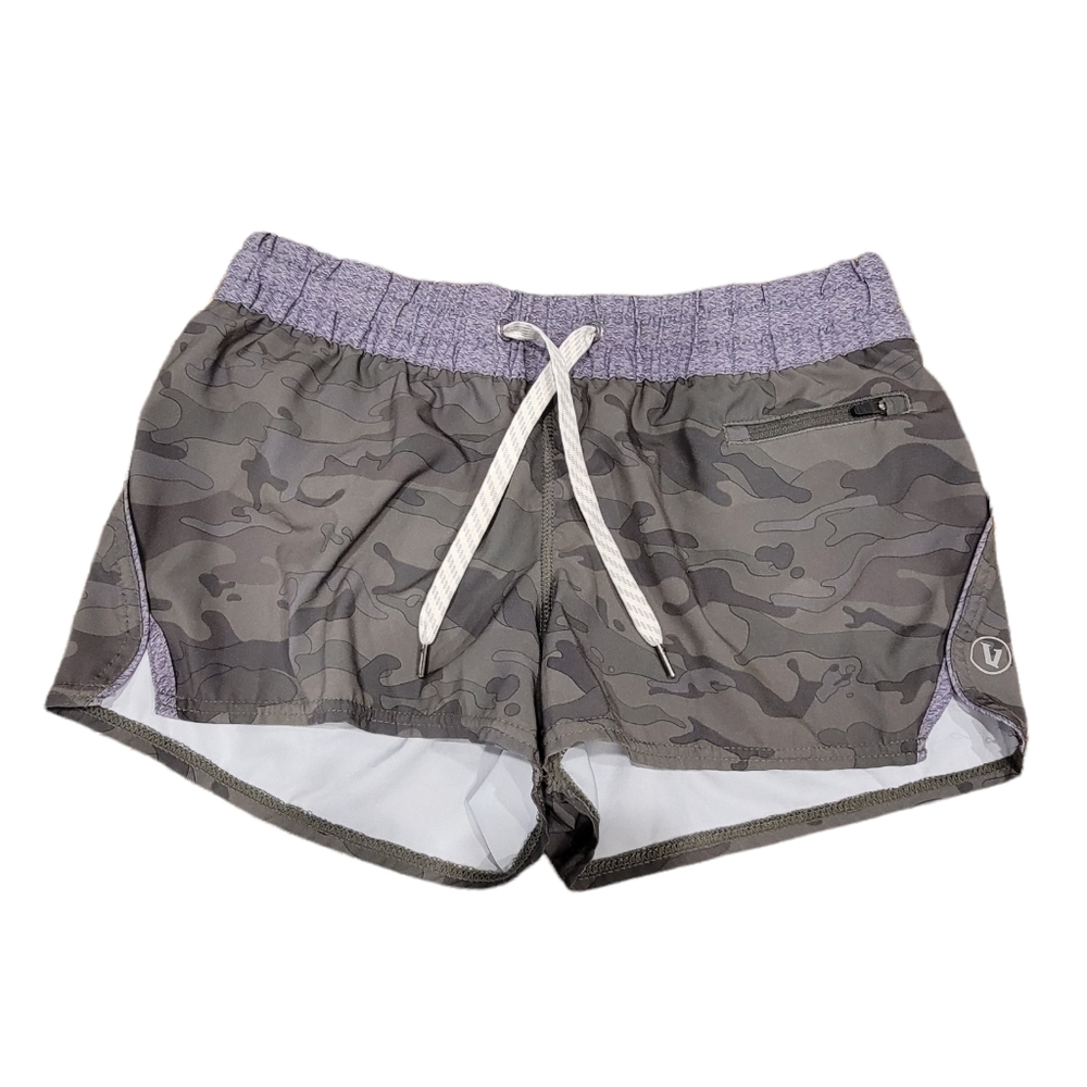 Vuori Clementine Shorts in Olive Camo Size Small